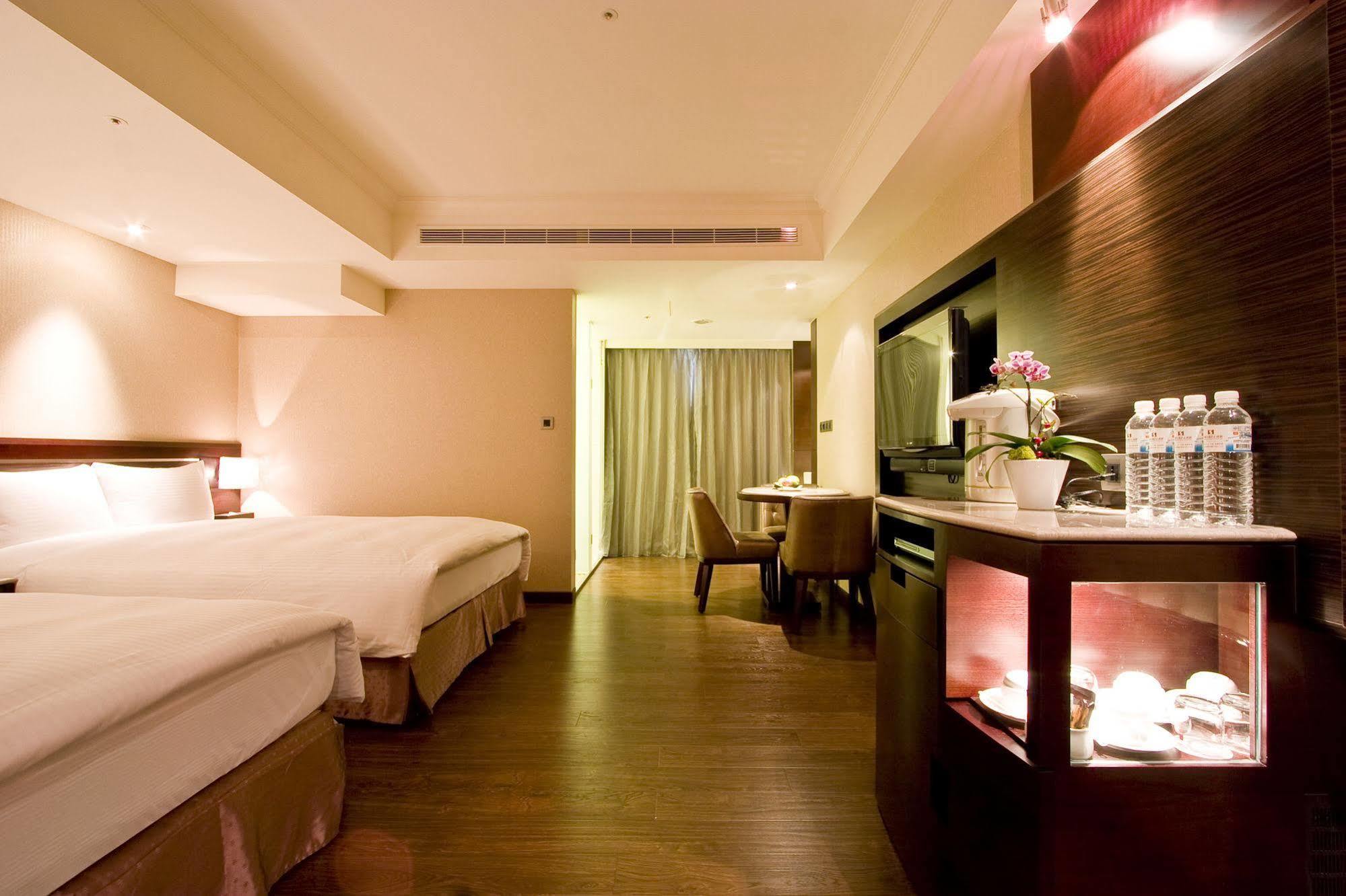 Taichung Charming City Hotel Экстерьер фото